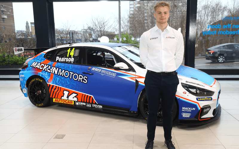 Macklin Motors Unveils Livery For Ronan Pearson Racing Car Vertu Careers