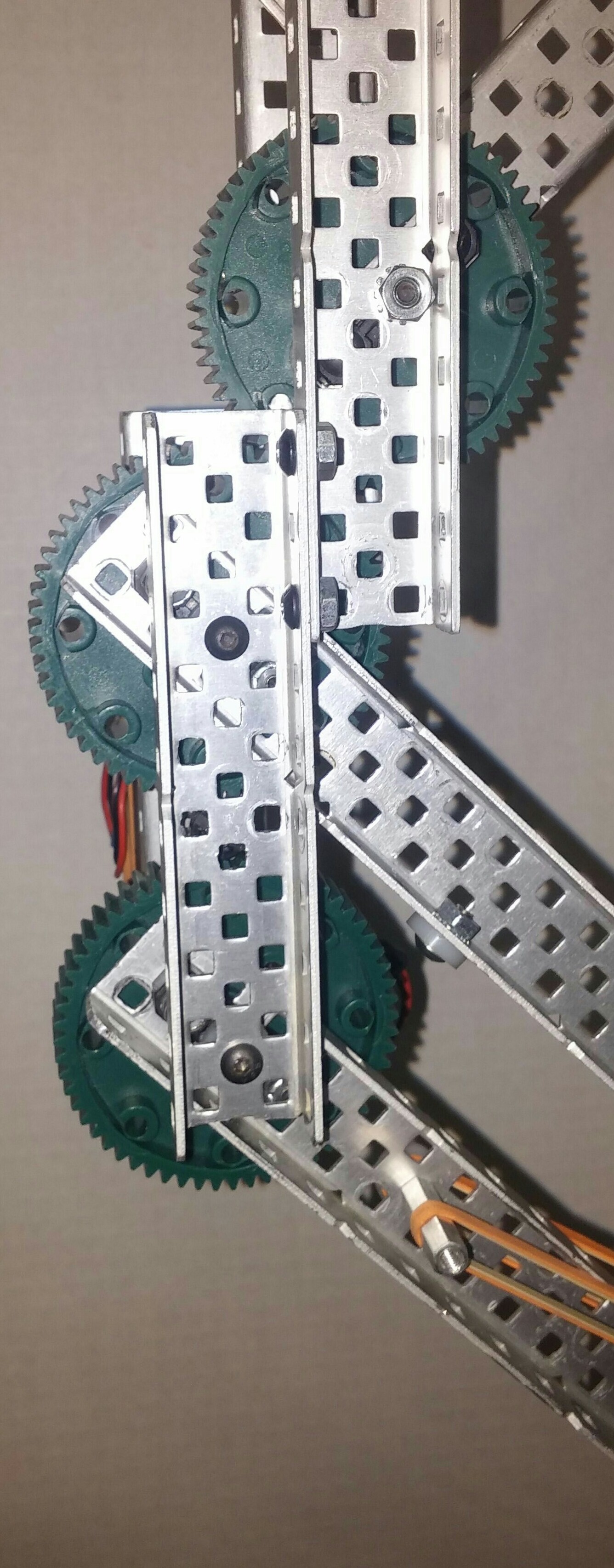 Special partially threaded screw joints and HS gear bearings using