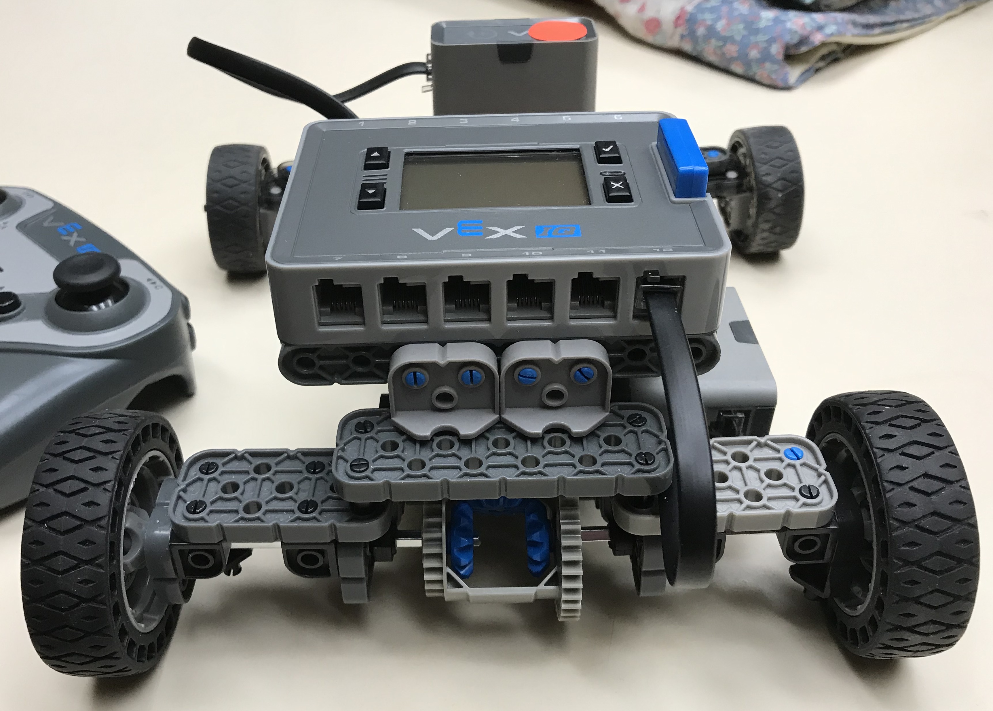 My four wheel bot with gear driven design to turn the front wheels