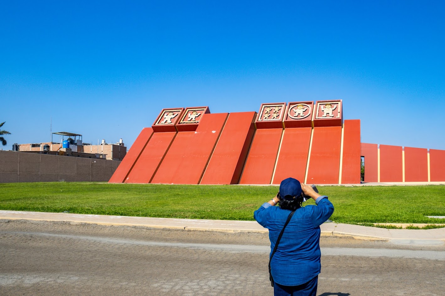Explora el norte del Perú en transporte turístico: Trujillo y Chiclayo te esperan
