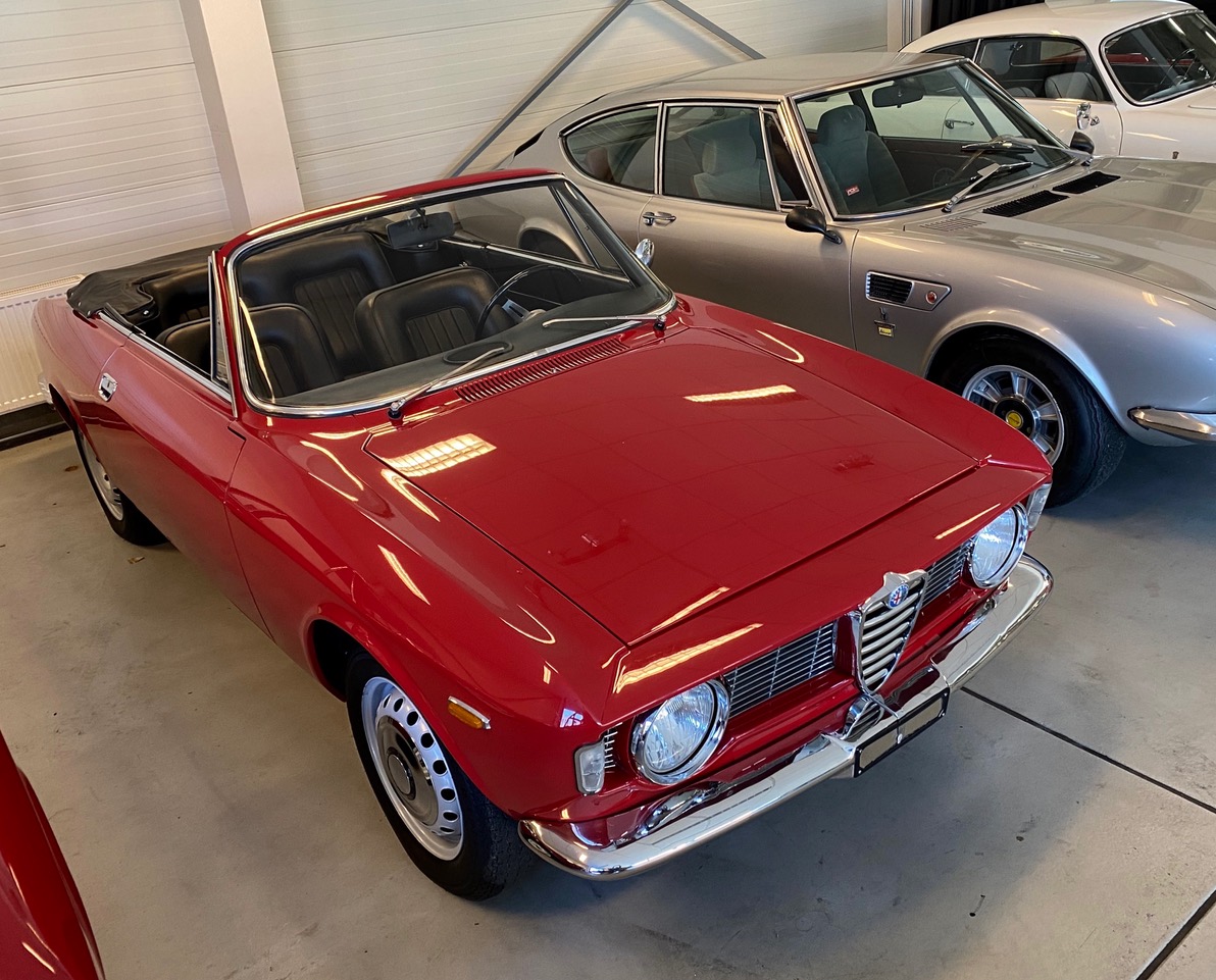 Alfa Romeo Giulia Sprint GTC 1965 VIAMARCO