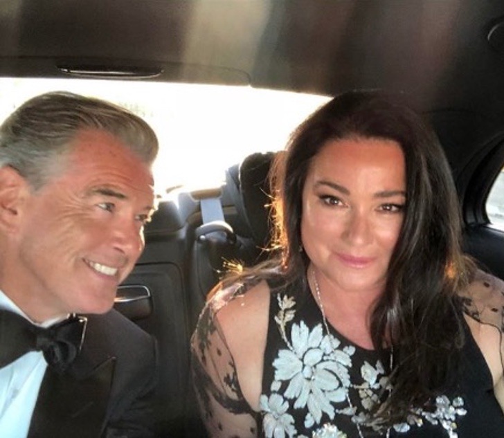 Pierce Brosnan Y Su Esposa Celebran 25 Años De Un Sólido Y Hermoso