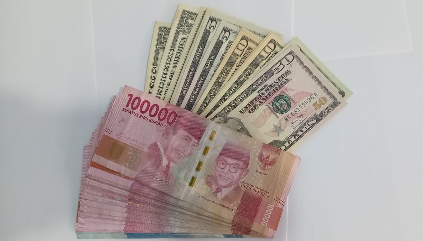 Rupiah Senin Siang Menguat ke Rp14.215/USD; Dollar di Asia Naik Tipis,  Ekpektasi Tapering November | Vibiznews.com