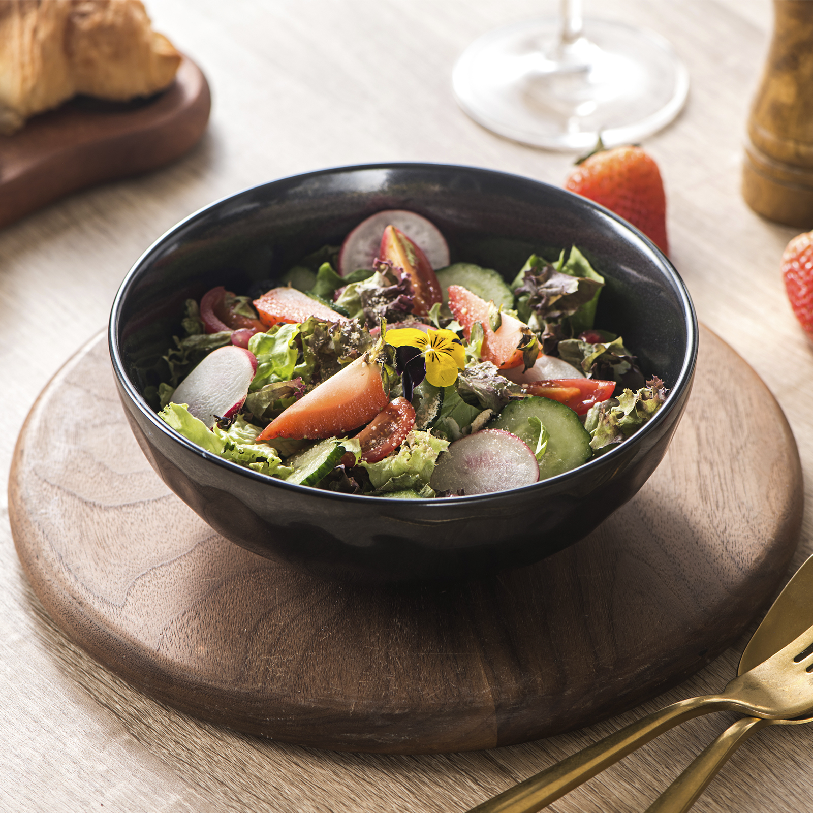 vicrays Ceramic Pasta Bowls Set, 32 Ounce Soup Bowls, Large Salad Bowls, Chip Resistant