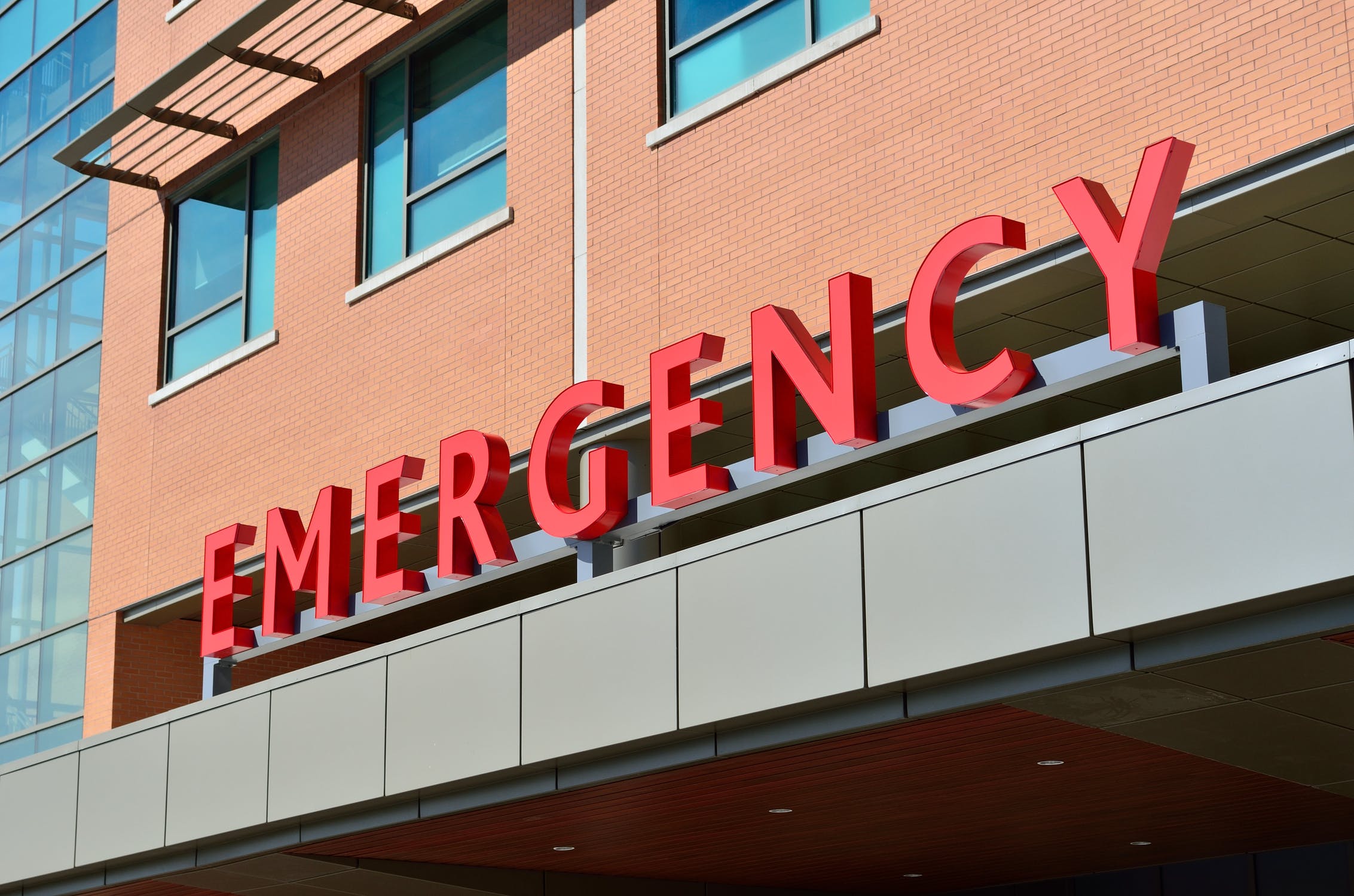 Vancouver Island emergency room forced to close due to doctor shortage