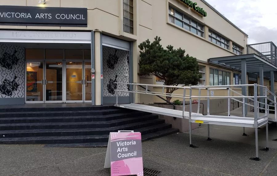 Victoria Arts Council seeks donations to build wheelchair ramp at gallery