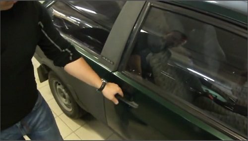 Open Auto Deur Zonder Een Sleutel | Videoman