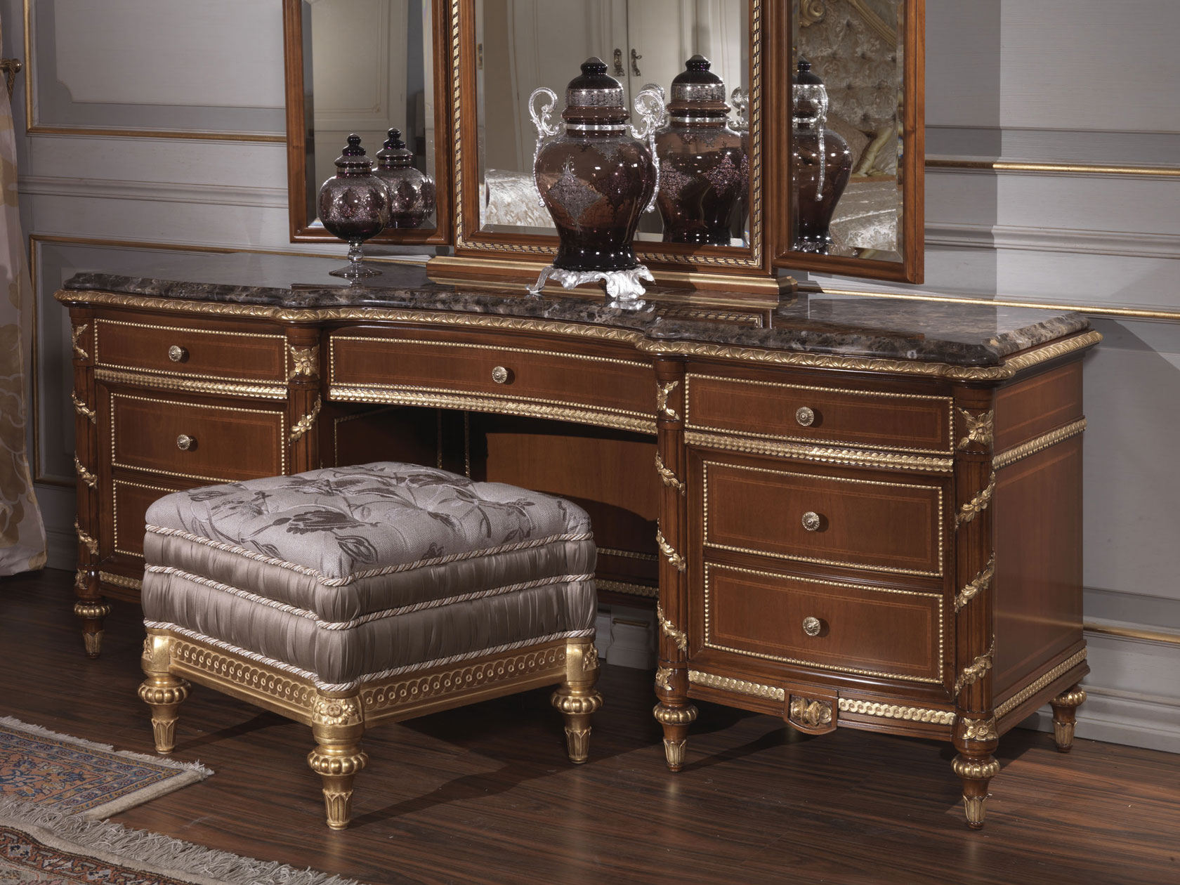 Classic italian 18th century bed with cherry wood dressing table in