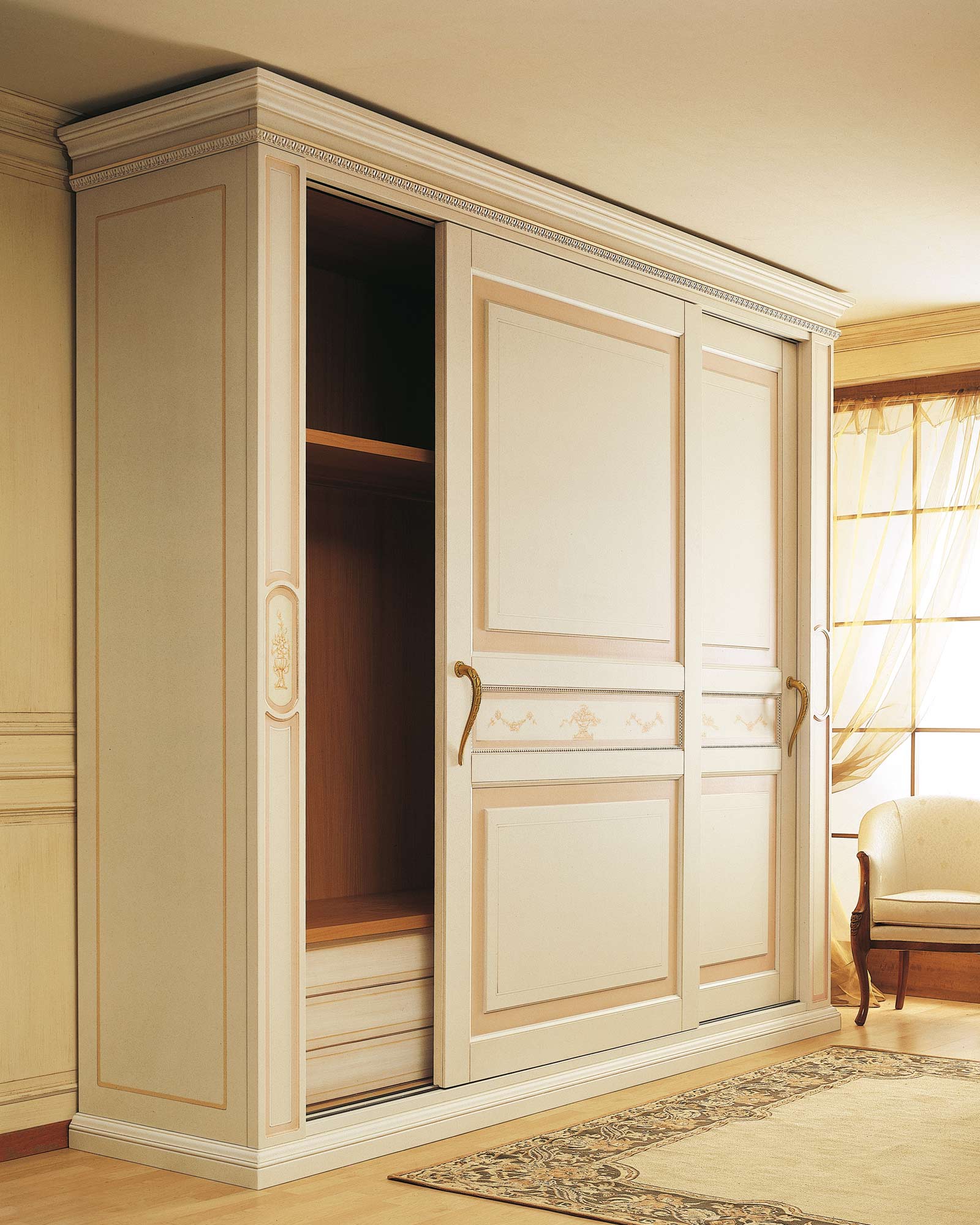 Wardrobe Canova with sliding doors Vimercati Classic Furniture