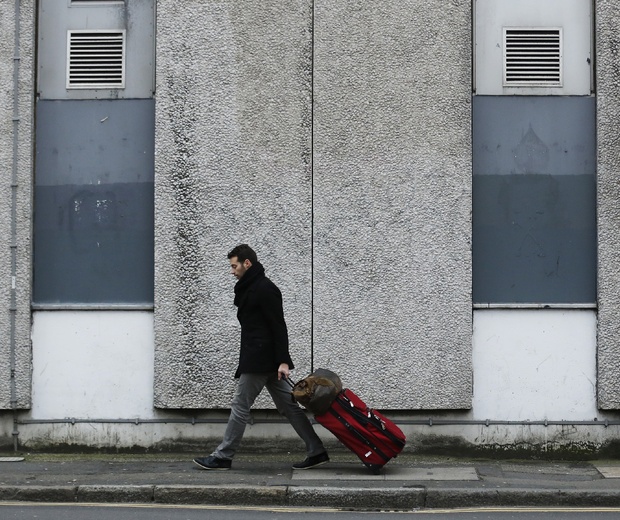 Italy Venice Declares War On Noisy Suitcases VINnews