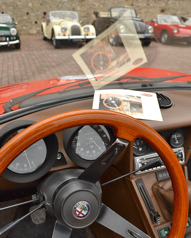 Rent a vintage car in Italy