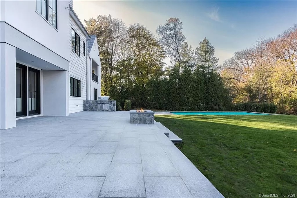 11 Turner Drive Greenwich, CT Vision Development, Ltd.