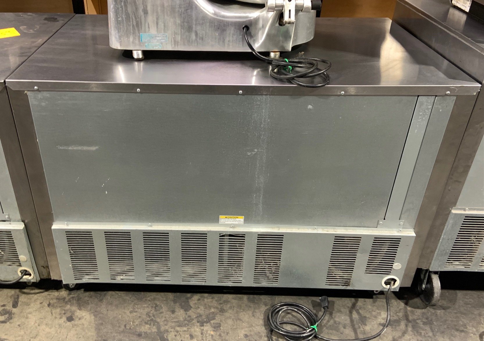 BEVERAGE AIR UCR48A 48” UNDERCOUNTER REFRIGERATOR COOLER WORKTOP 115V