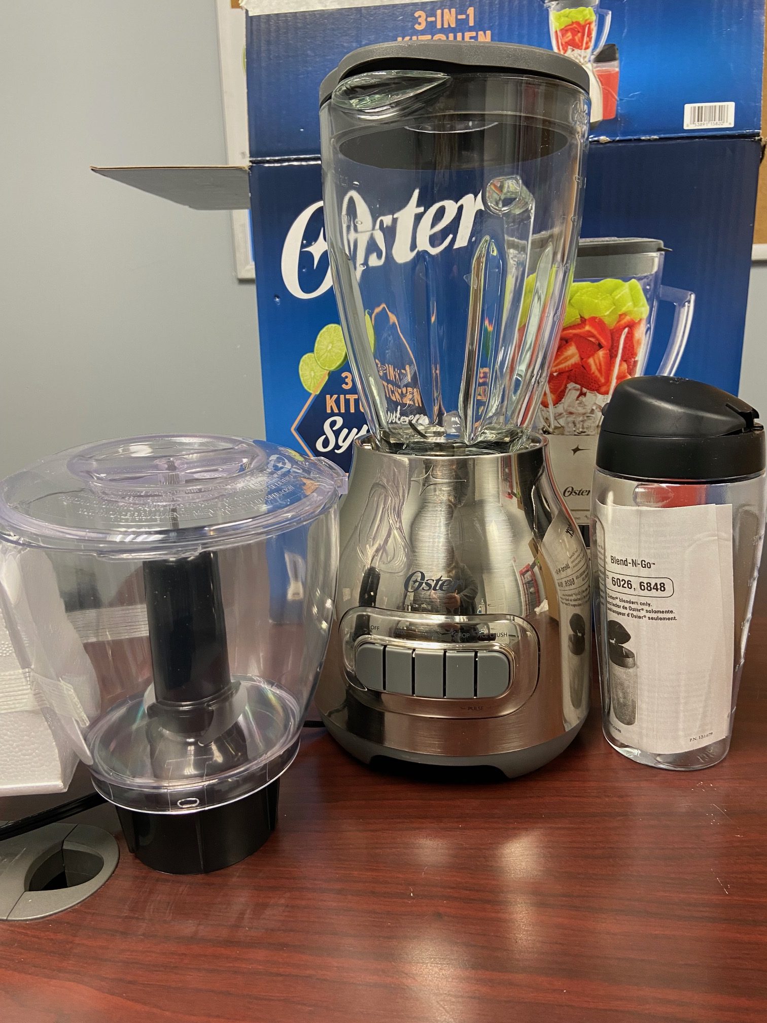 OSTER 3 IN 1 BLENDER KITCHEN SYSTEM W/ FOOD CHOPPER & BLEND N GO CUP