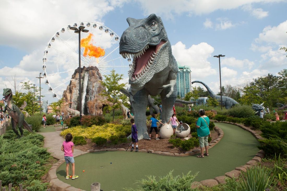 Dinosaur Adventure Golf en Clifton Hills, el lado