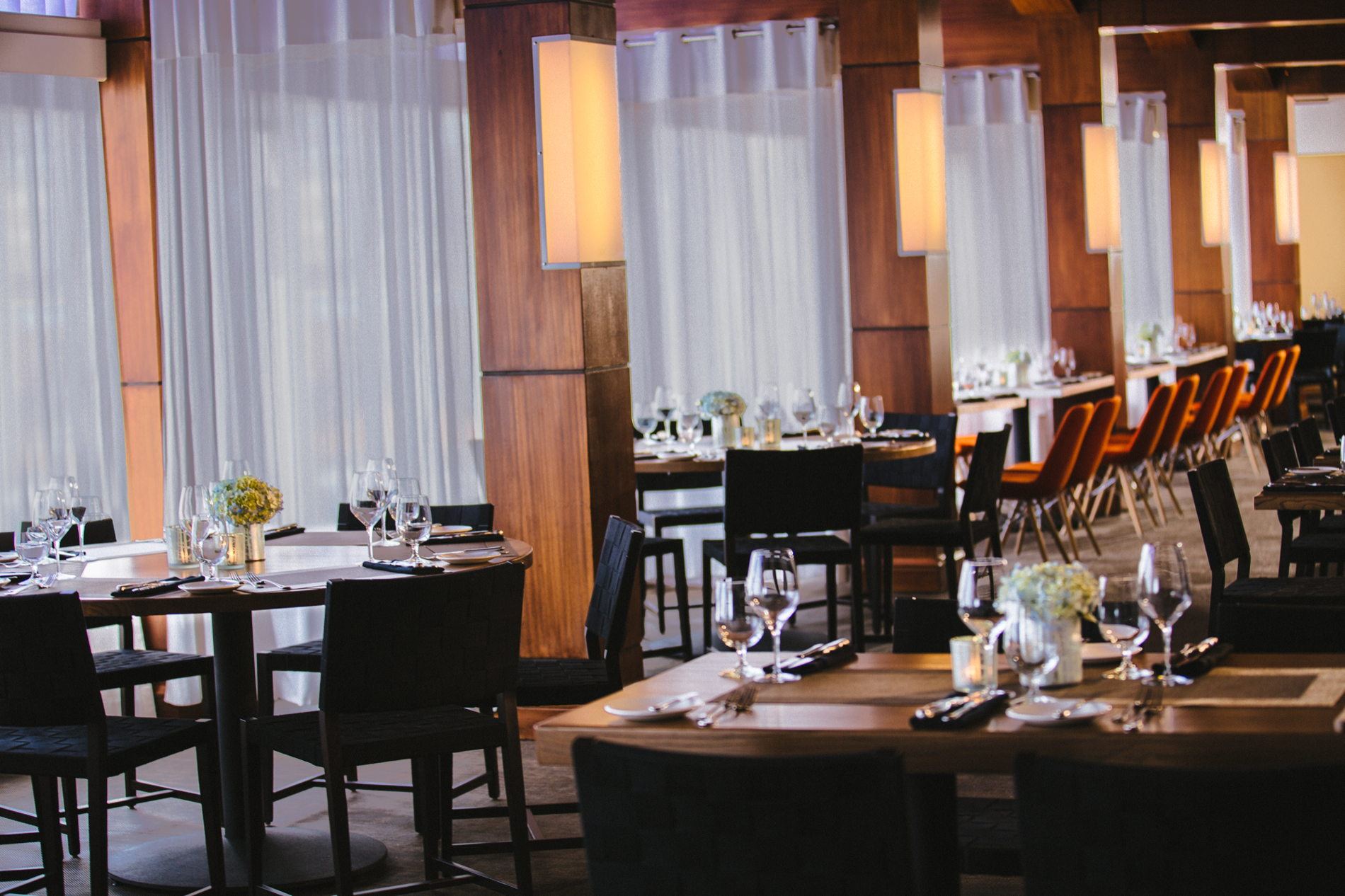 Aruba Restaurants L. G. Smith's Steak and Chop House Renaissance