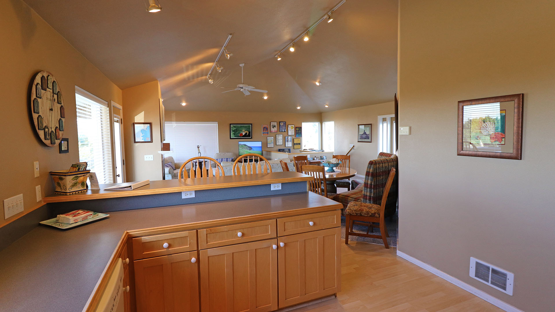 Maggie's Seaside Getaway Vacation Rental Bandon, Oregon Coast
