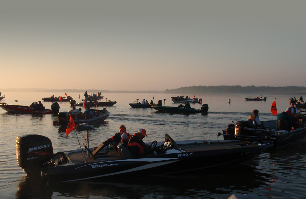 Summer Fun at Carlyle Sailing Club in Southern IL