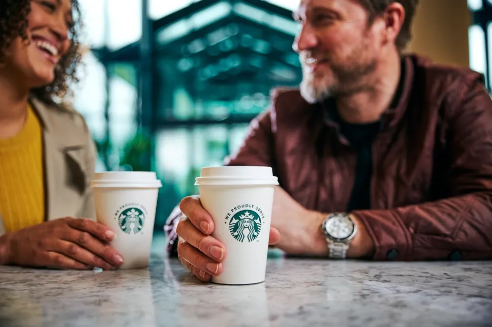 Why Is Starbucks So Popular? Fashion & Tech and Marketing