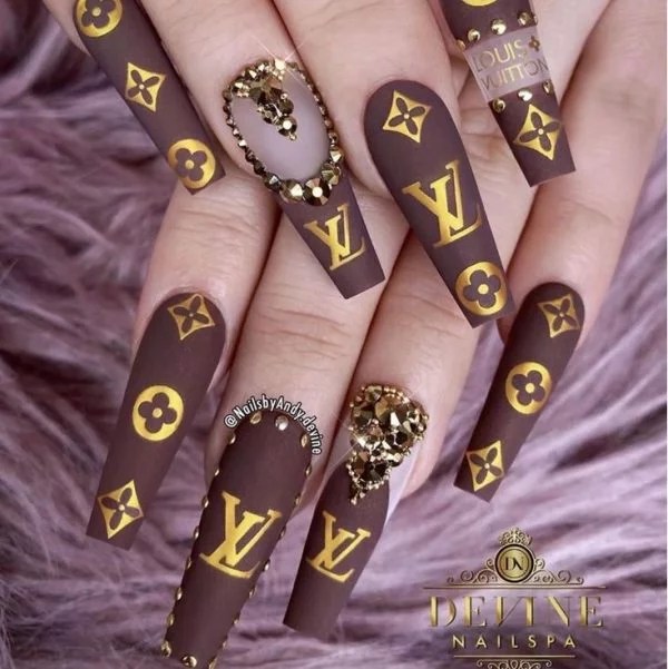 LV Nails Fashion & Tech and Marketing