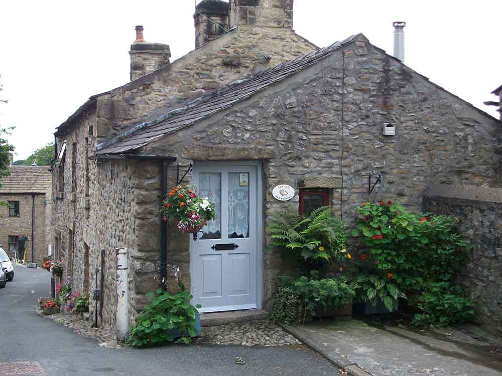 Visit Settle Robin Hill & Brewhouse Cottages Self Catering