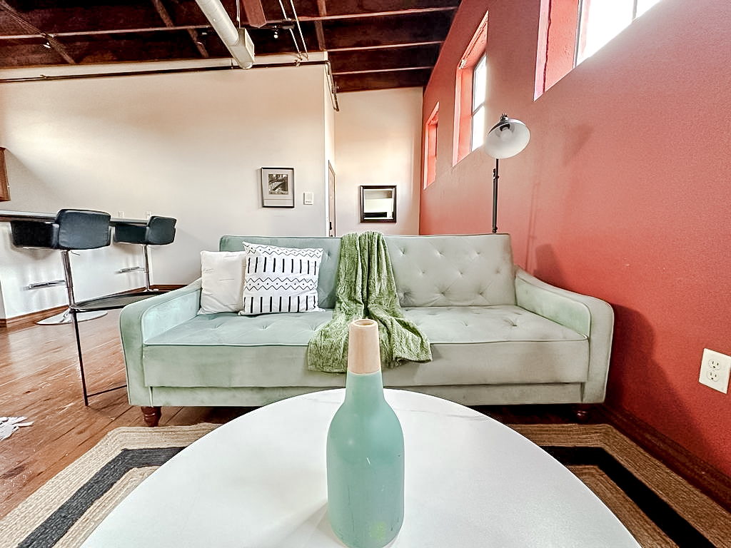 Urban 2BD/1BA Condo Downtown Springfield