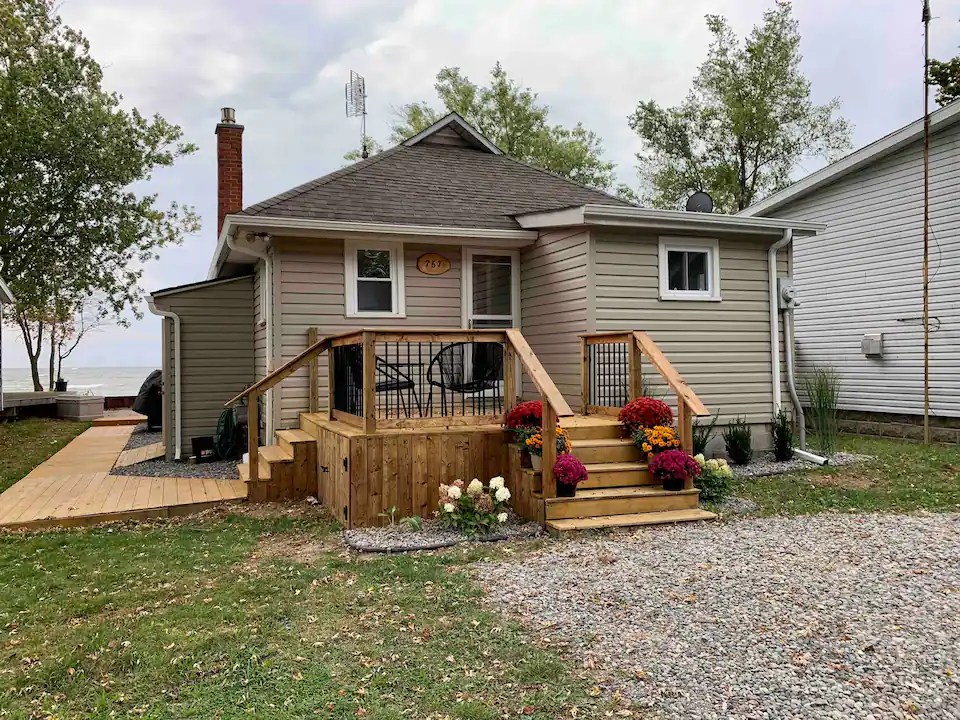 Bella Vista Cedar Island Lakefront Cottage Tourism Windsor Essex