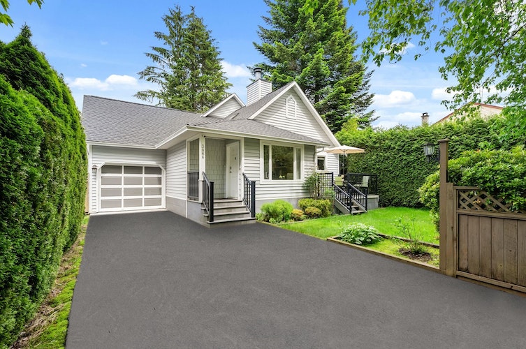 3866 Brockton Cres., North Vancouver, BC V7G 2K6 Vista Realty