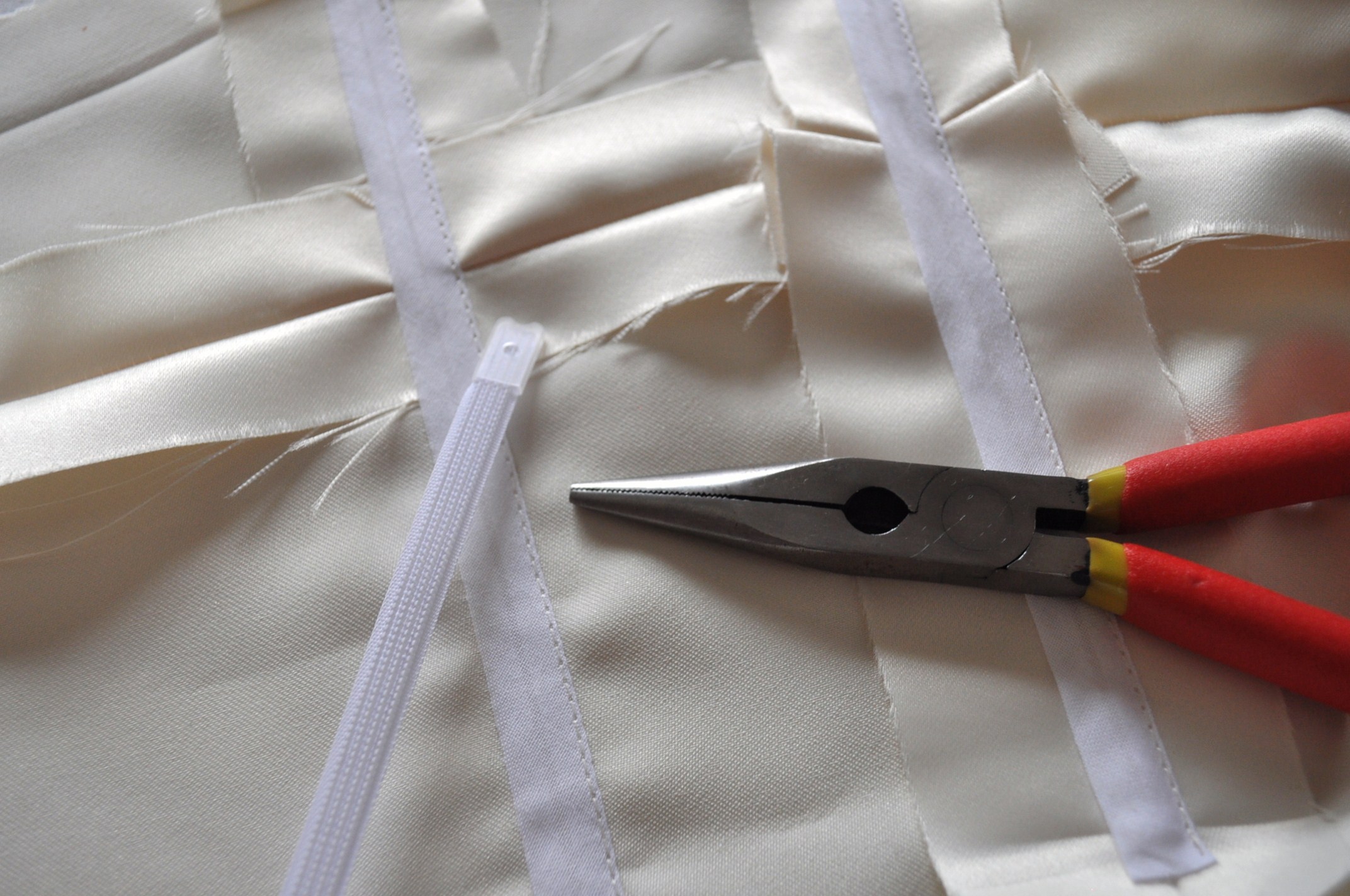 Making Wedding Dress Pt.8 Install a Zipper & Bones Vivat Veritas