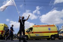 Pezullohen mjekët e pavaksinuar/ Personeli shëndetësor: S’kemi besim te vaksina