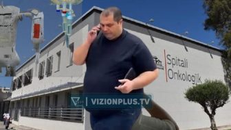 VIDEO/ Skandali i Onkologjikut, mjeku Edmond Gashi paraqitet në SPAK VIDEO/ Skandali i Onkologjikut, mjeku Edmond Gashi paraqitet në SPAK