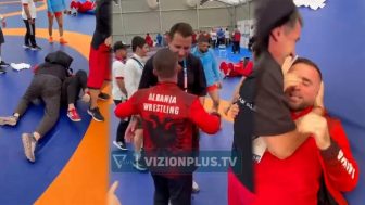 Veliaj publikon videon e veçantë nga Parisi, hedh “tuç” presidentin e Federatës Shqiptare të Mundjes: Sukseset kanë esencën e traditës