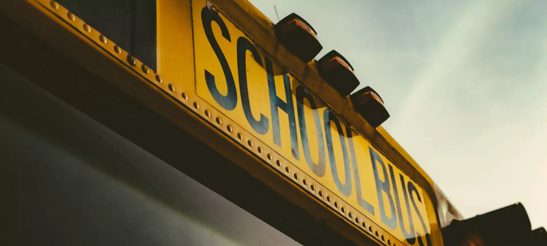 Understanding Traffic Laws Regarding School Buses in Illinois and Iowa