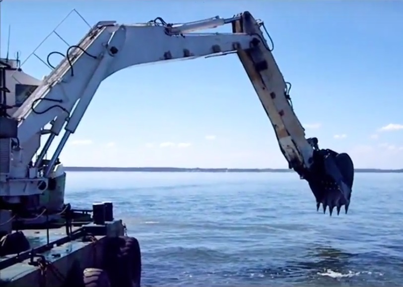 Backhoe dredger (PC1400 equivalent) Van Loon Maritime Services B.V.