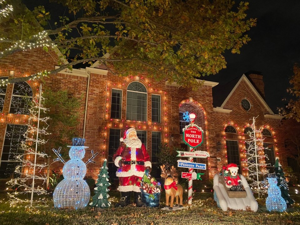 Christmas lights in DFW driveby guide to the best neighborhoods