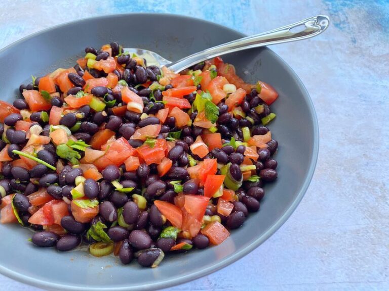 Recipe Black bean and tomato salad Voice Online