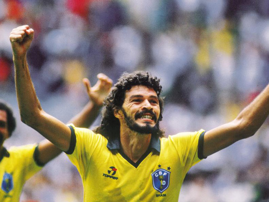 Welche maße hat ein fußballfeld? Sócrates: Kämpfer, nicht Fussballer - vorwärts