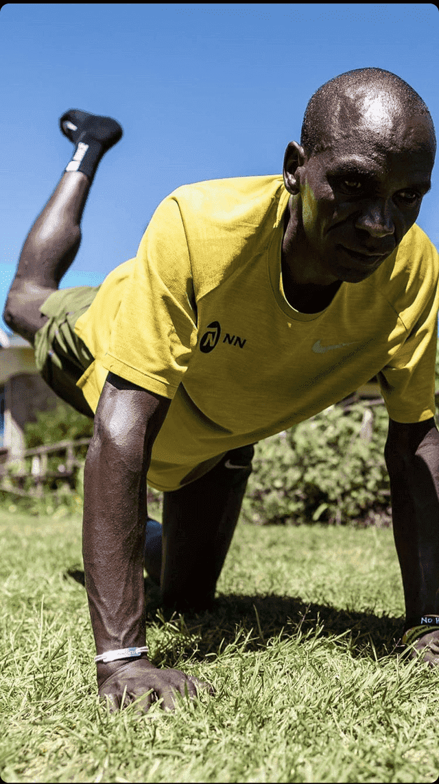 เคล็ดลับท่าฝึกกล้ามเนื้อ Glute ของ Eliud Kipchoge