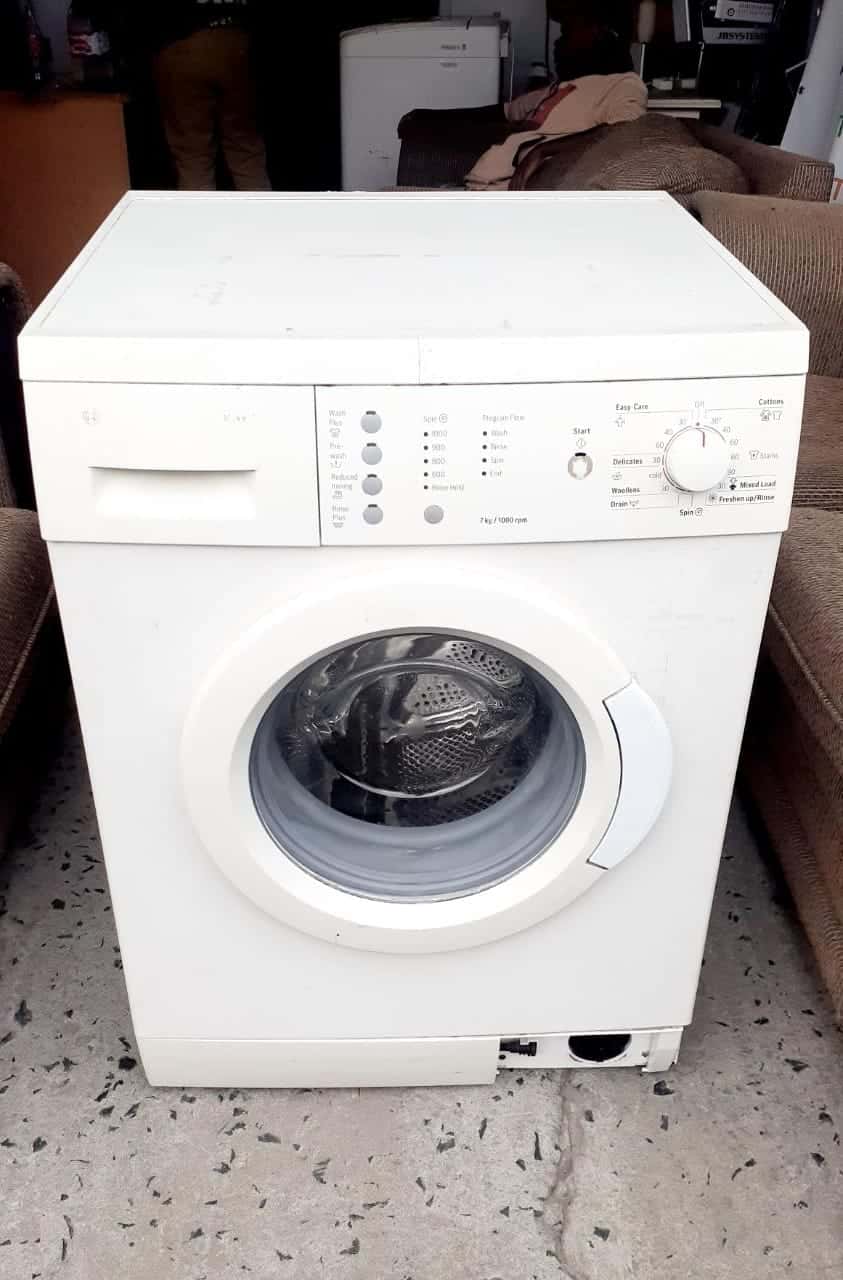 Bosch frontloader washing machine Vuyani Furniture Transport & Sales