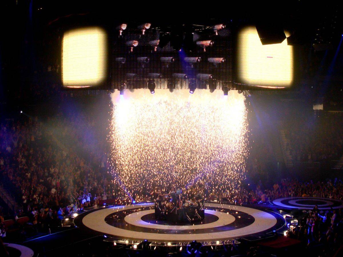 The Circus Starring Britney Spears World tour 2009 VYV