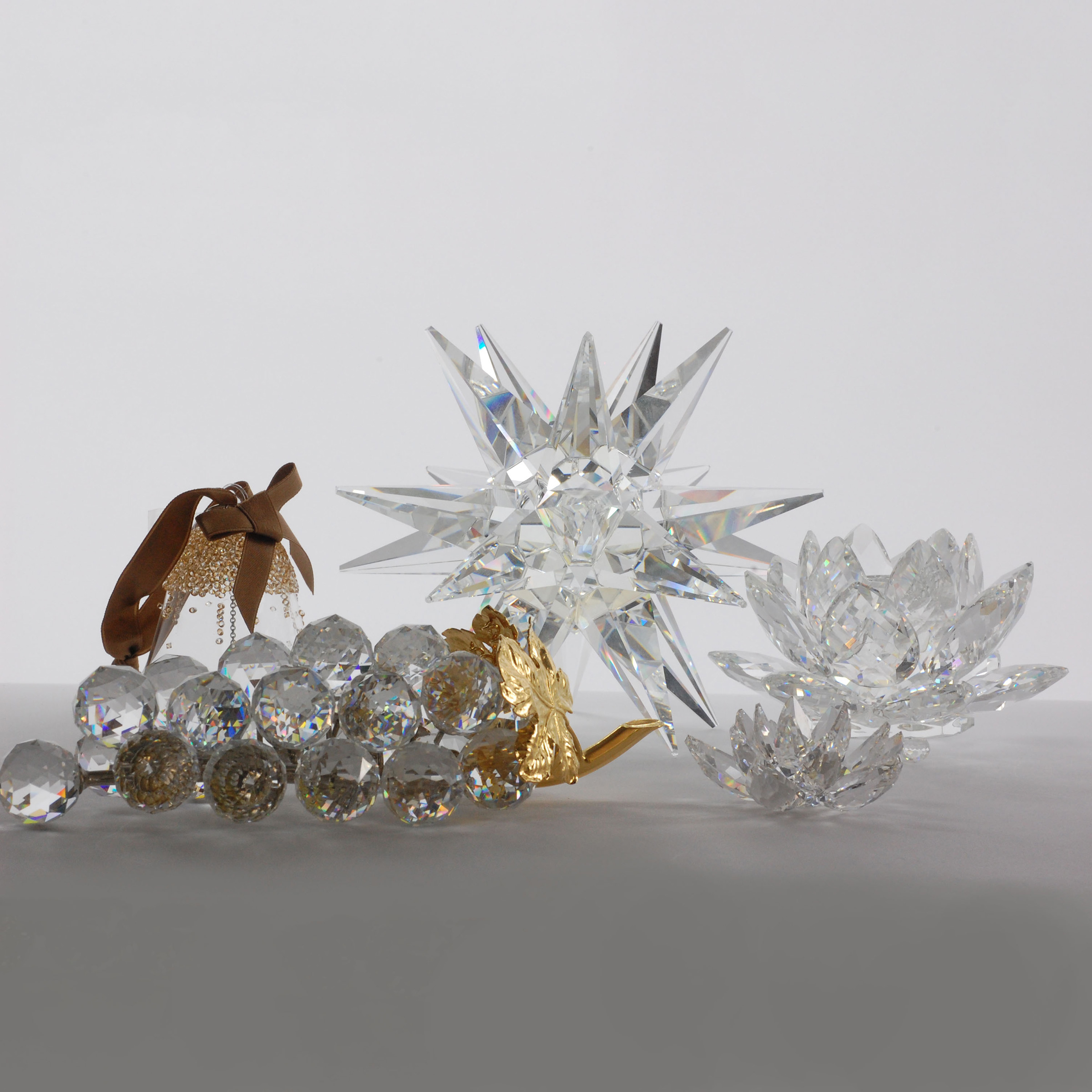 Swarovski Crystal Figurines Begins closing November 08, 2018 AT 200