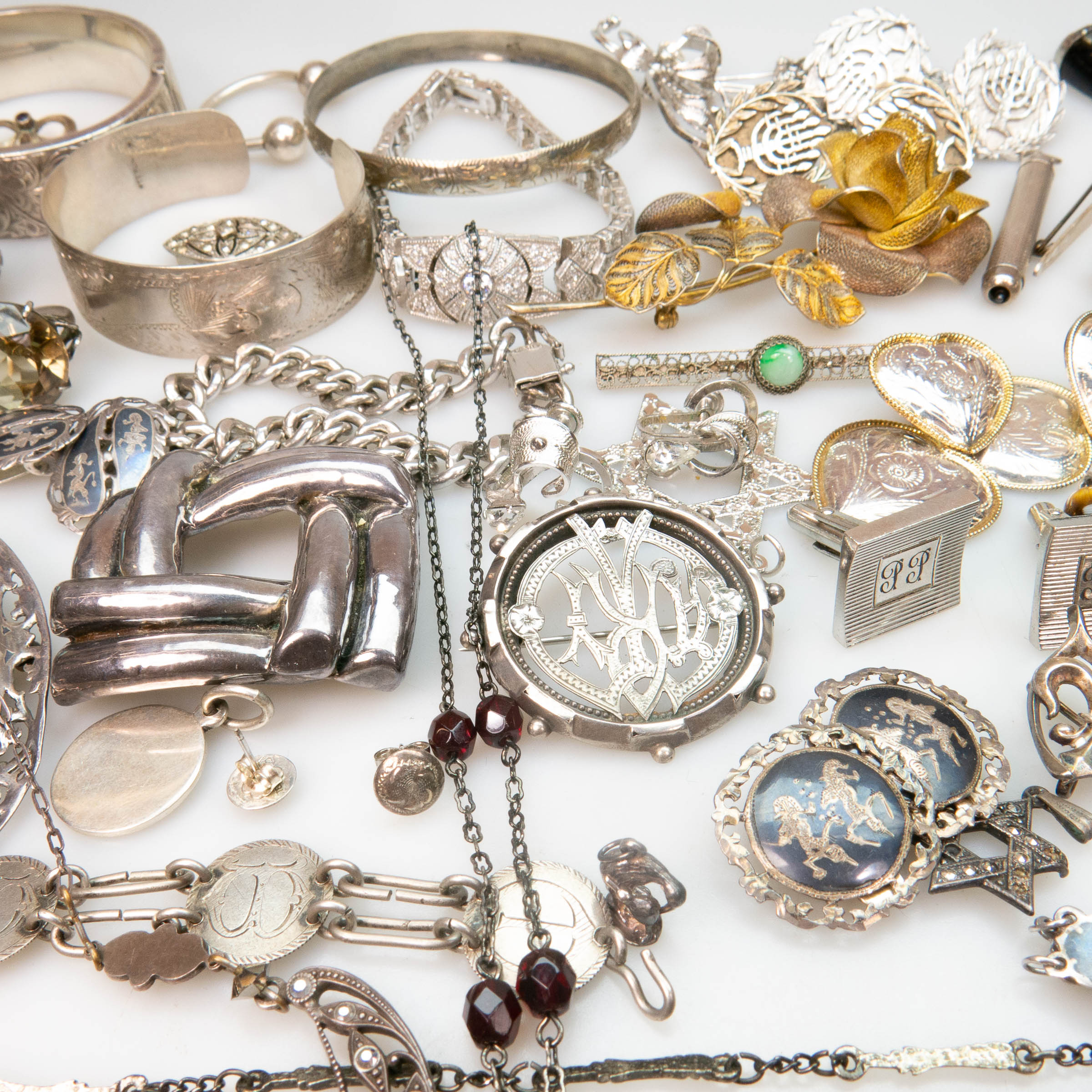 Jewellery Begins closing October 22, 2020 AT 200 PM Lot 98 Waddingtons.ca