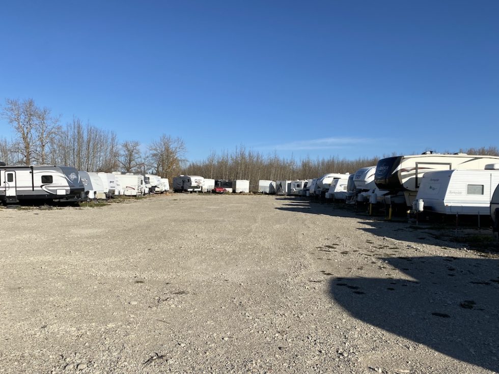 Wagging Tails Edmonton Kennel & Alberta Labrador Breeder