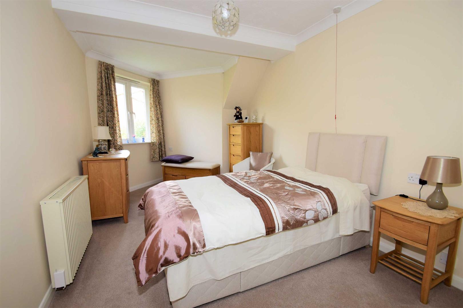 Priory Court, Priory Avenue, Caversham, RG4 7SN Walmsley