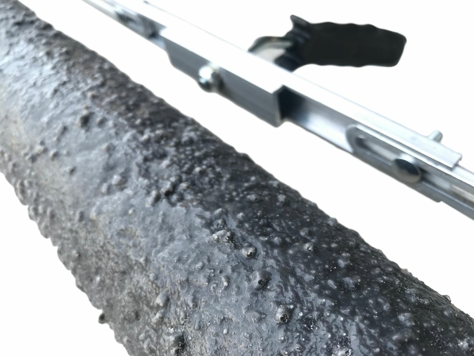 Pitted Stone Roller 18 inch Walttools