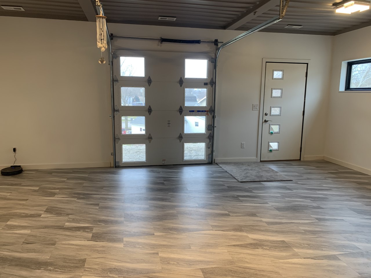 WATCH Markle’s ‘Hill House’ built out of shipping containers complete