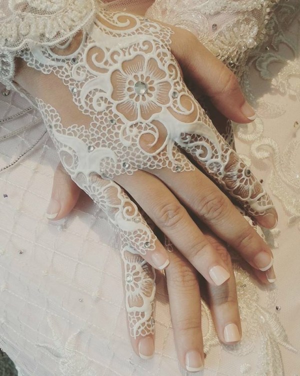 15 Ilham Corak Inai Putih Untuk Pengantin Moden Cuba 15 Ilham Corak Inai Putih Untuk Pengantin Moden Cuba