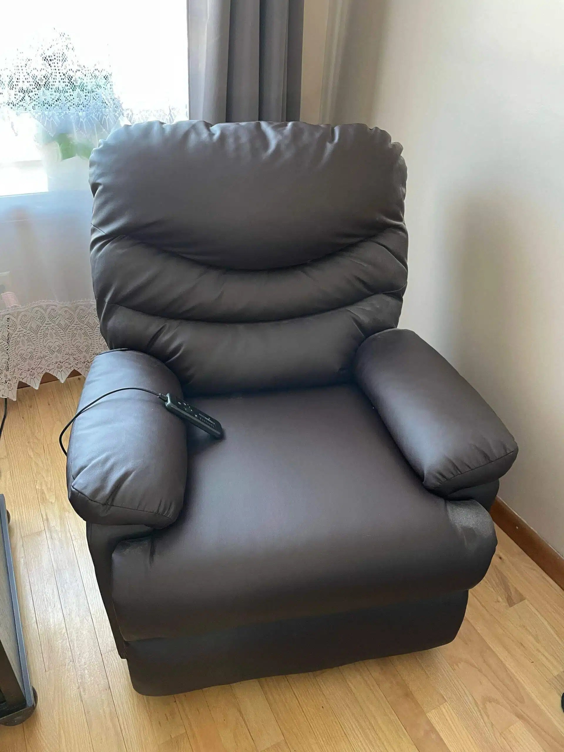 Recliner For Sale in Troy, NY, USA Want Ad Digest