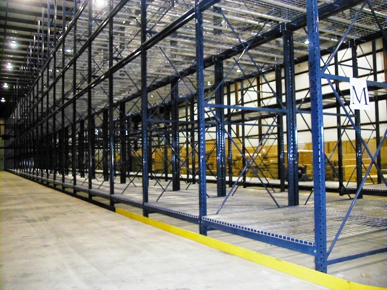 Deep Pallet Rack With WIre Decking Warehouse Design