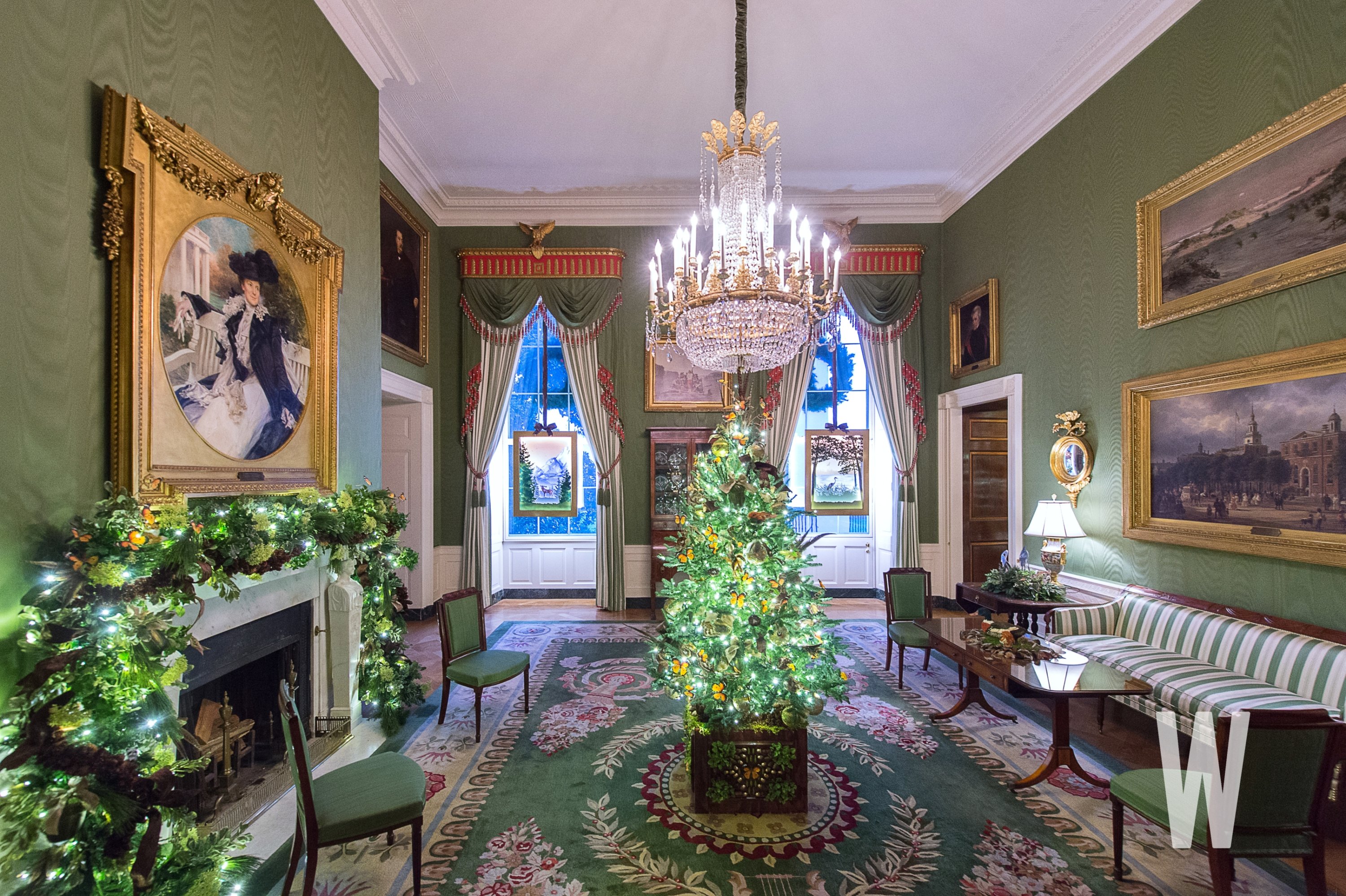 White House Christmas Decorations 2023 Ghost Pictures Of White House Christmas Decorations 2020 Bedroom Wall